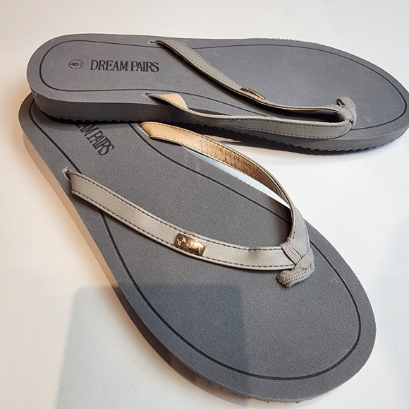 Dream Pairs New Gray Flip Flops  Comfortable Beach Sandals Womens Size 8 - Picture 1 of 6